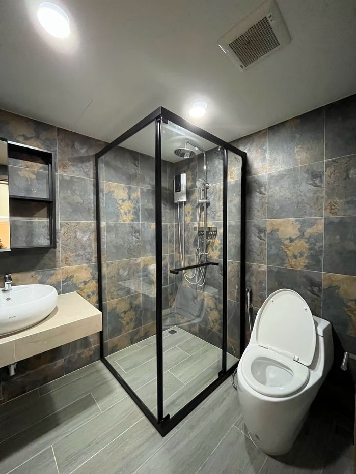 picture  State Tower. 1bed 68sqm. can request furniture. Line id: @pfagent - 7/8