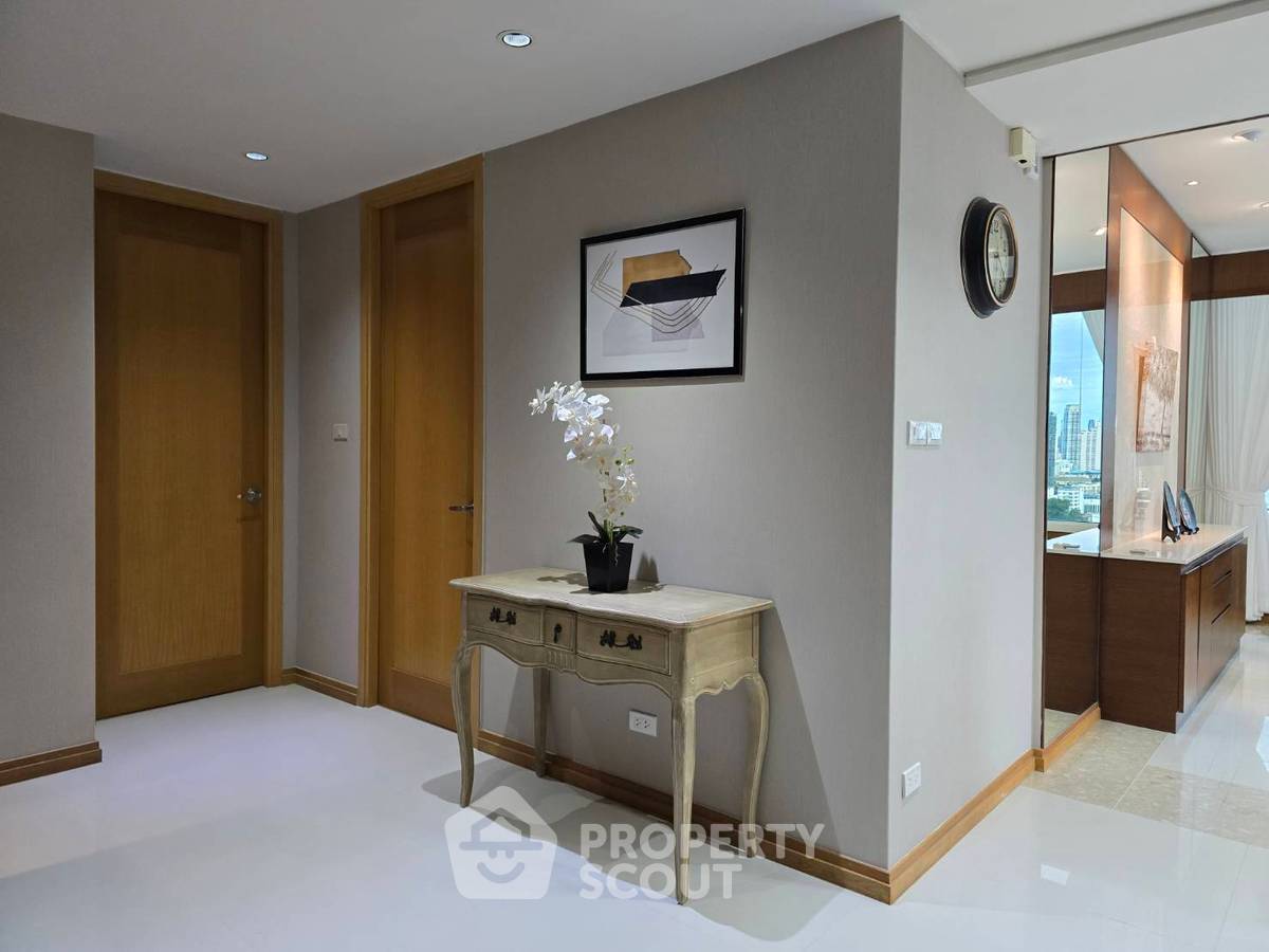 picture 3-BR Condo at The Empire Place near BTS Saint Louis (ID 2316032) - 5/27