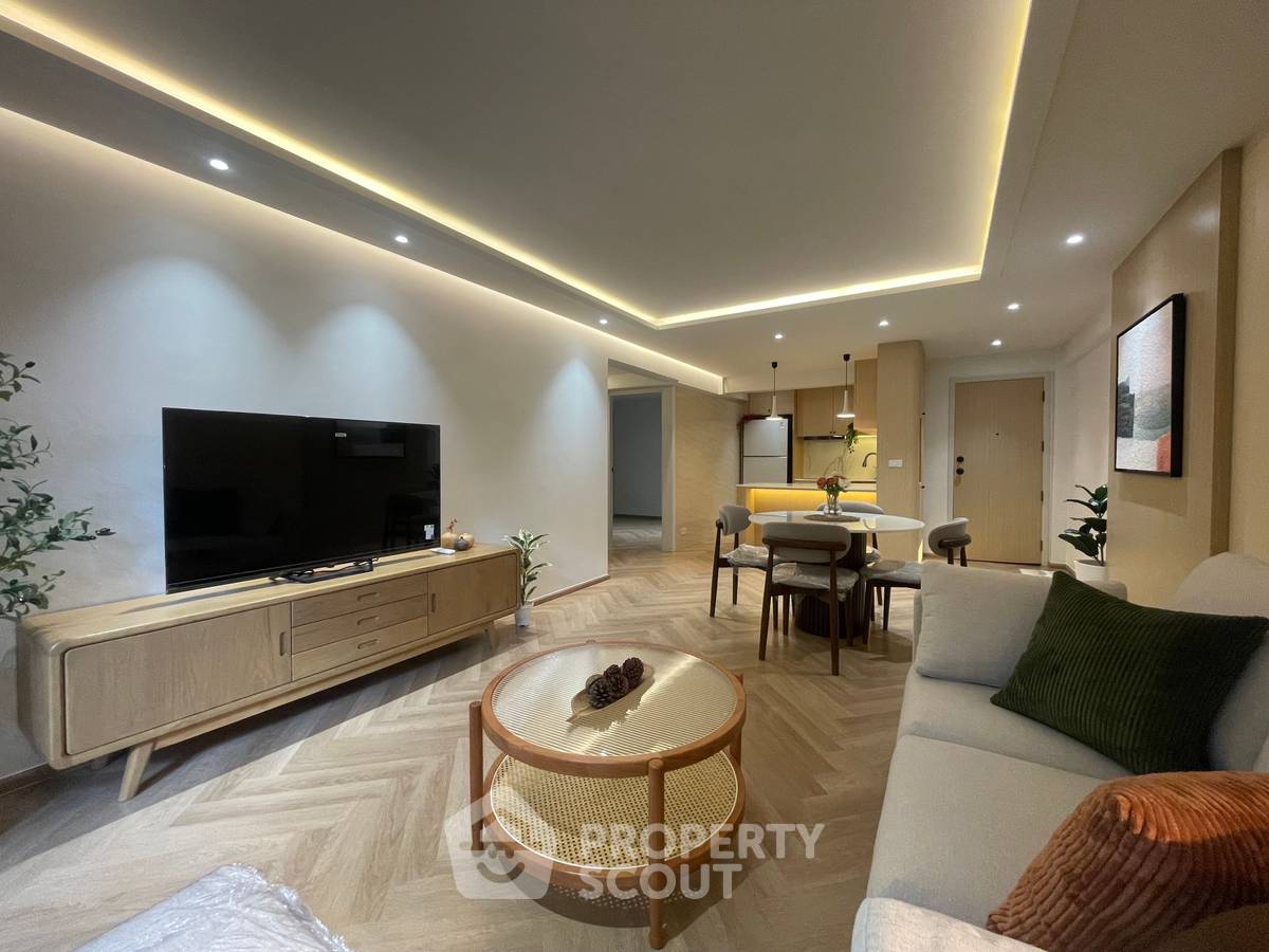 picture 2-BR Condo at Raintree Villa Sukhumvit 53 near BTS Thong Lor (ID 2315498) - 2/8