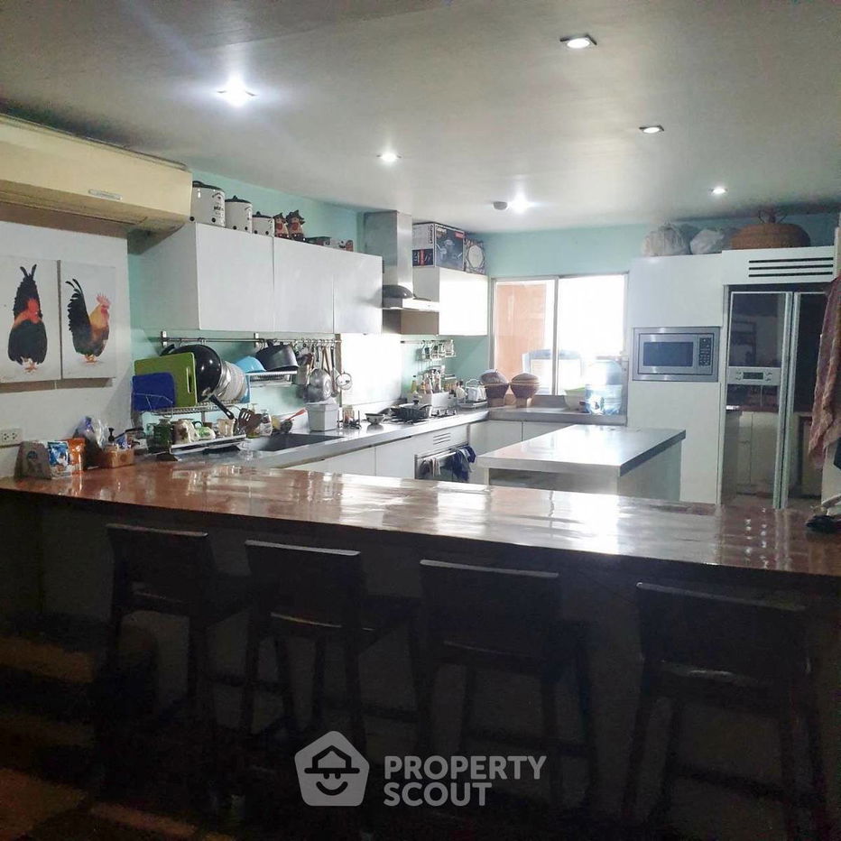 picture 4-BR Condo at Regent On The Park 2 (Sukhumvit 61) Condominium near BTS Thong Lor (ID 1165973) - 16/22