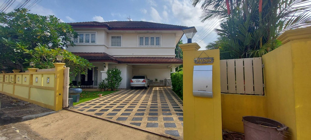 ขายที่ดินพร้อมบ้านเดี่ยว 2 ชั้น (*หลังมุม) หมู่บ้านโรยัลปาร์ควิล์ล สุวินทวงศ์ เนื้อที่ 90.1 ตร.ว บ้านสวยพร้อมอยู่  3 ห้องนอน 3 ห้องน้ำ 3 ที่จอดรถ  