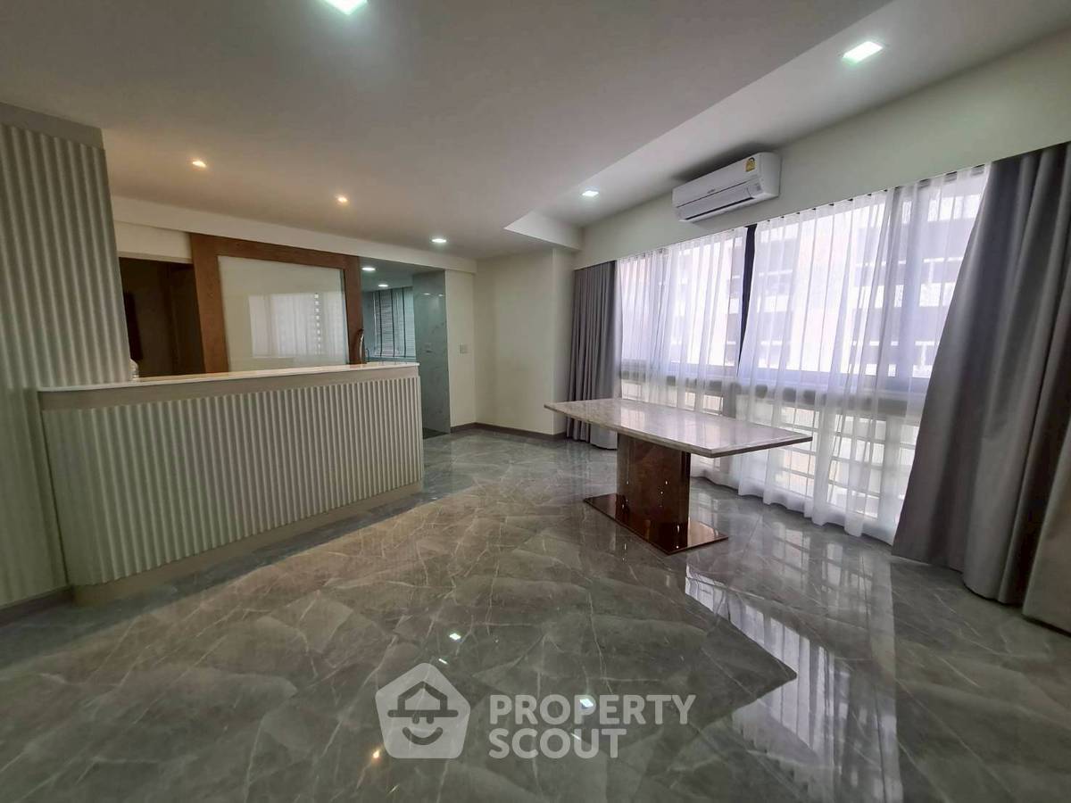 picture 3-BR Condo at President Park Condominium near MRT Queen Sirikit National Convention Centre (ID 2308201) - 8/19