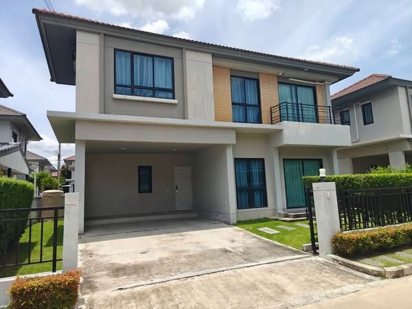 ขายบ้านเดี่ยว : ขายบ้านเดี่ยว 2 ชั้น หมู่บ้าน ไลฟ์ บางกอก บูเลอวาร์ด ราชพฤกษ์-ปิ่นเกล้า 50.3 ตารางวา