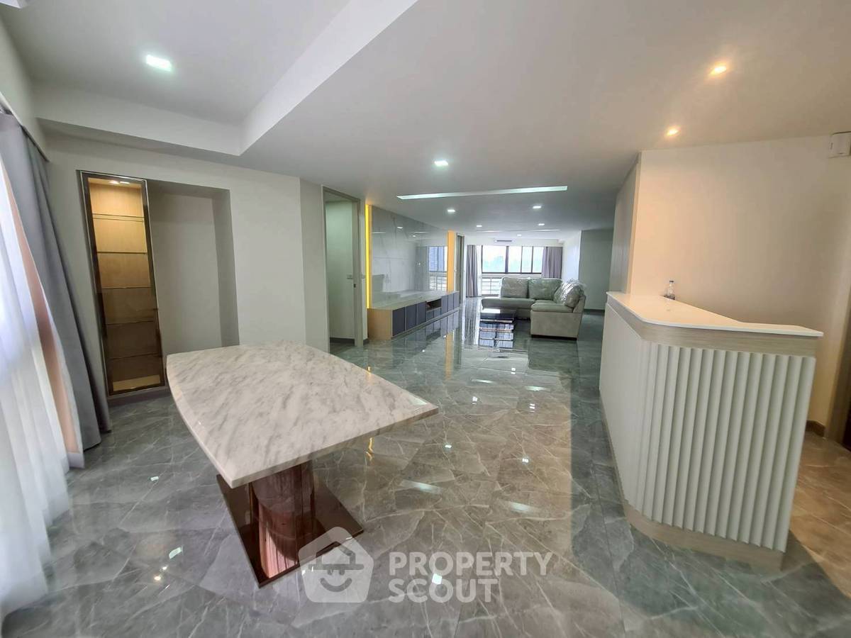 picture 3-BR Condo at President Park Condominium near MRT Queen Sirikit National Convention Centre (ID 2308201) - 16/19