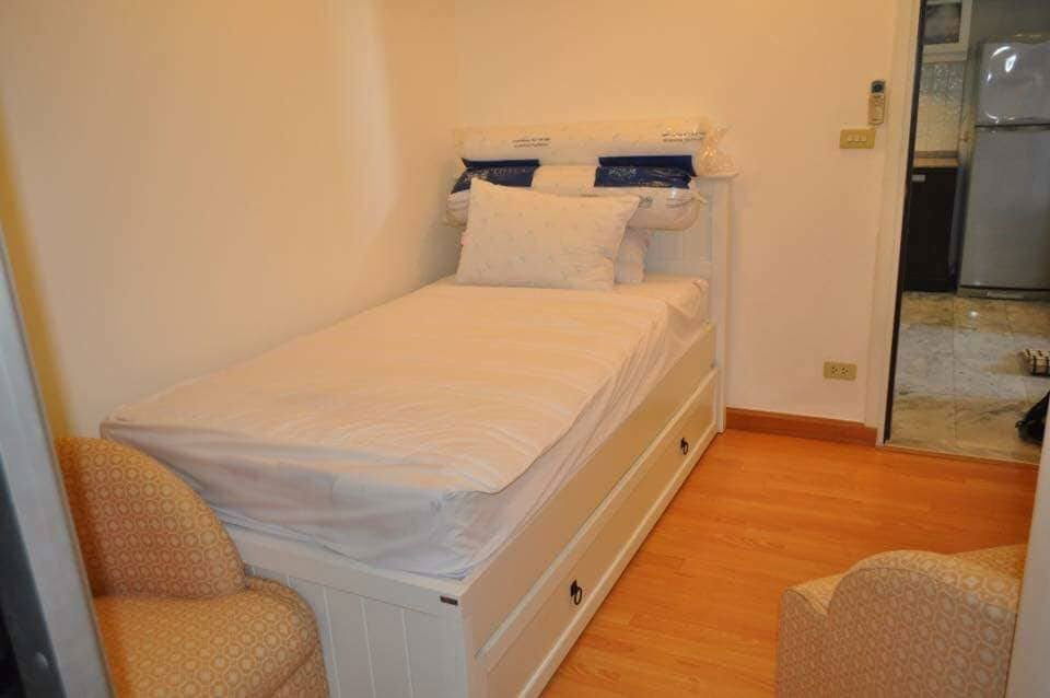 picture Condo for rent, Sathorn House, 2 bedrooms, 1 bathroom, 34th floor, next to the entrance to BTS Surasak - 4/12