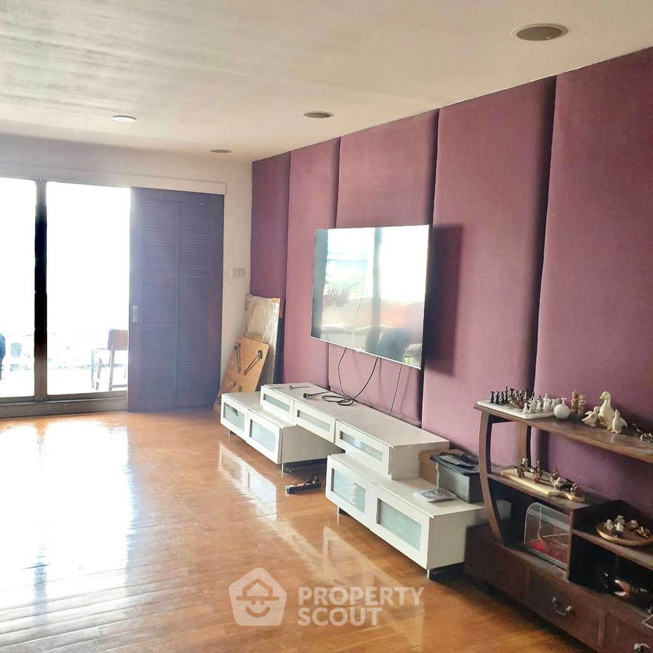 picture 4-BR Condo at Regent On The Park 2 (Sukhumvit 61) Condominium near BTS Thong Lor (ID 1165973) - 3/22