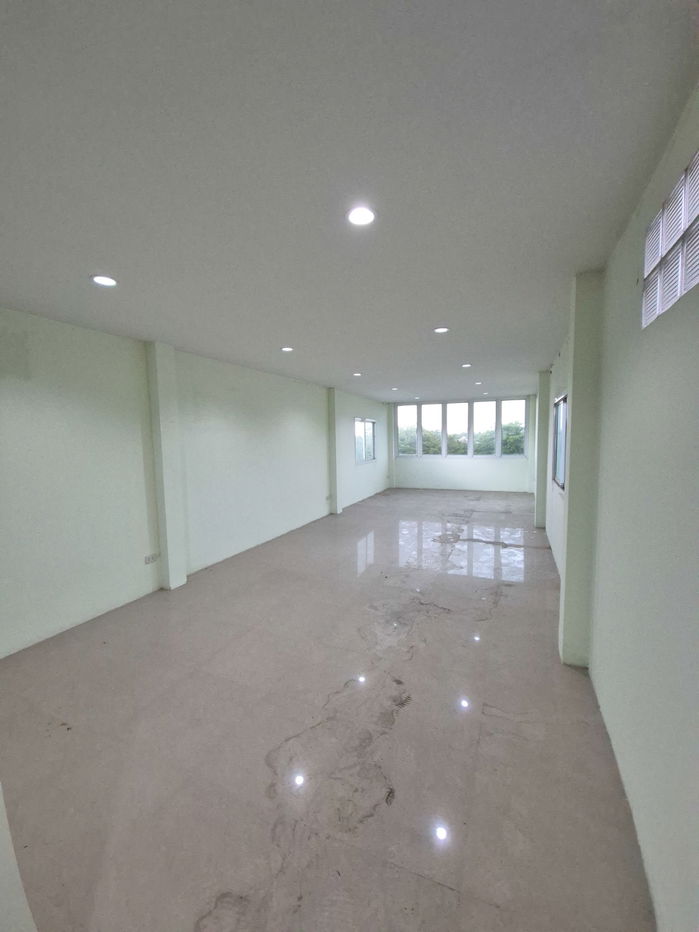 picture Great Deal!! 🏠 4-storey townhouse, No flood, Bang Waek area. Connected to Ratchaphruek–Ratchadaphisek–Charan–Phetkasem Rd, close to BTS and MRT - 21/28