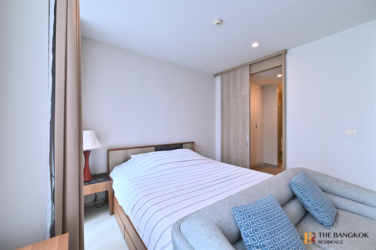 picture Noble Ploenchit near BTS Phloen Chit Easy Travel, Fully Utilized Space - 8/10