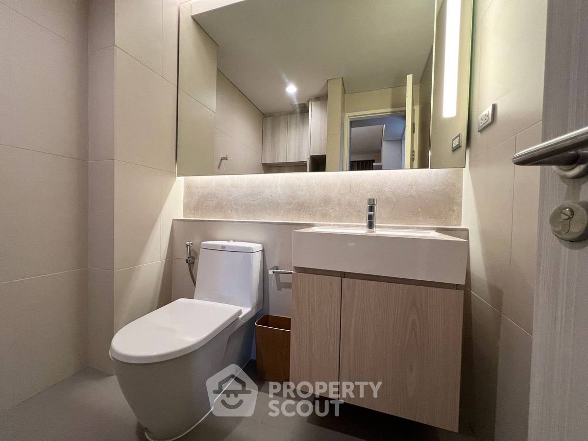 picture 1-BR Condo at The Lumpini 24 near BTS Phrom Phong (ID 2315996) - 12/19