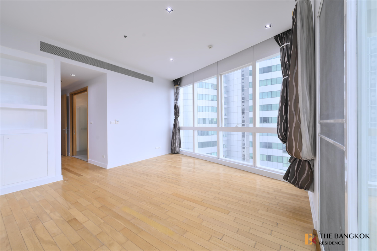 picture Millennium Residence  Ready-to-move-in Condo, Great Value - 4/10
