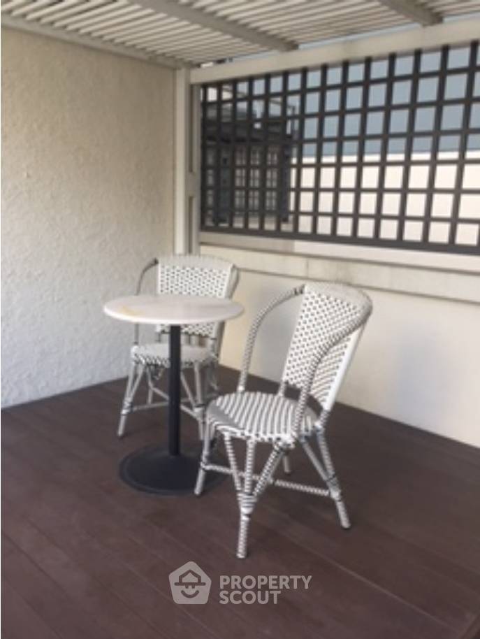 picture 2-BR Condo at Sathorn Gardens near MRT Si Lom (ID 677119) - 5/14