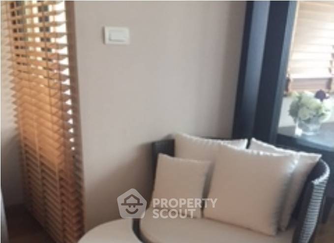 picture 1-BR Condo at Sathorn Gardens near MRT Si Lom (ID 677119) - 11/14
