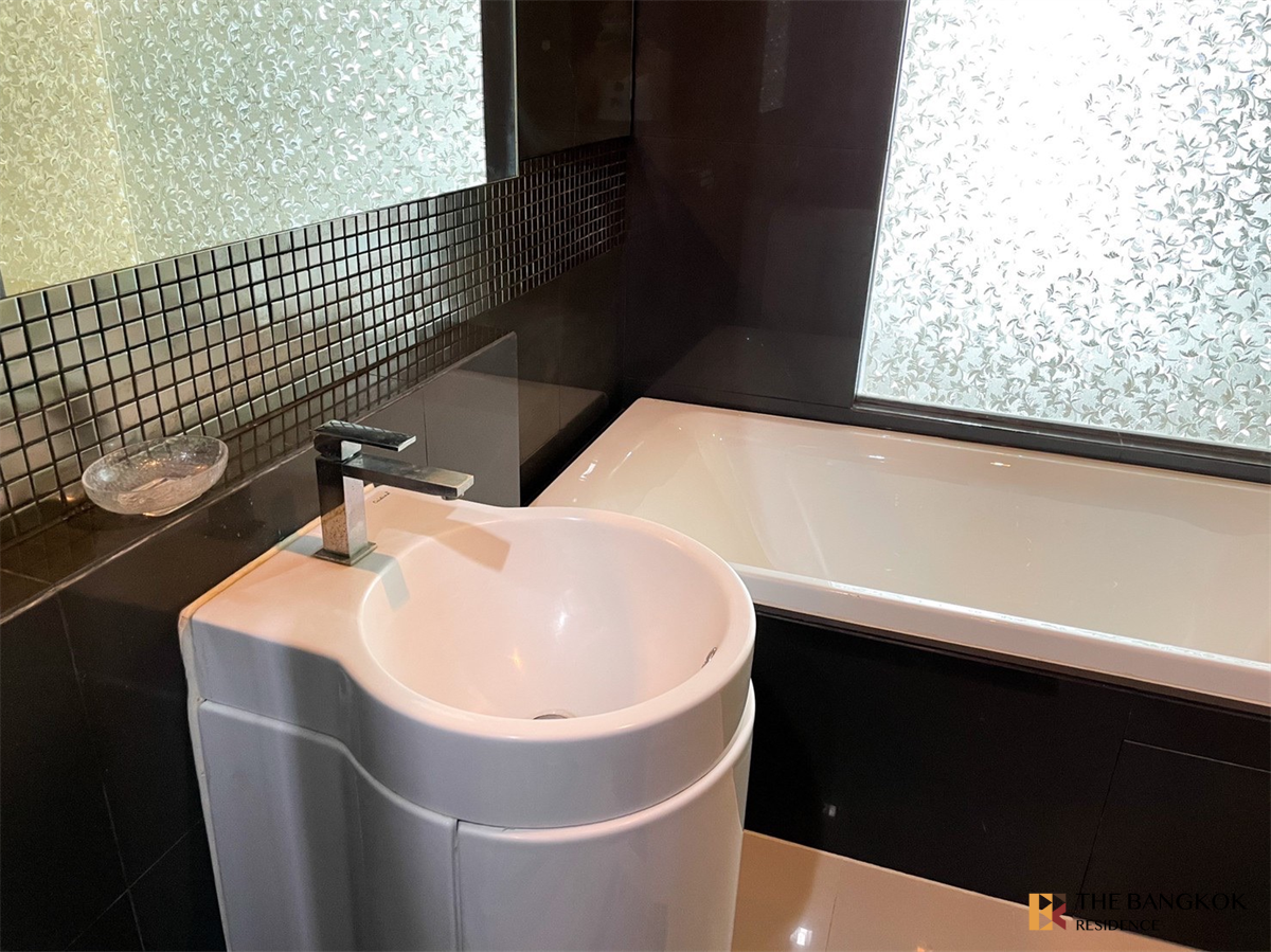 picture Special Unit, Stunning Views RHYTHM Sukhumvit 50 near BTS On Nut - 8/10
