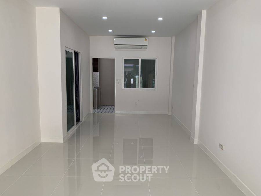 รูป ทาวน์เฮาท์ 4-ห้องนอน ที่ เดอะ แพสเซจ รามอินทรา-คู้บอน ใน บางชัน (ID 2317591) - รูปที่ 9/10