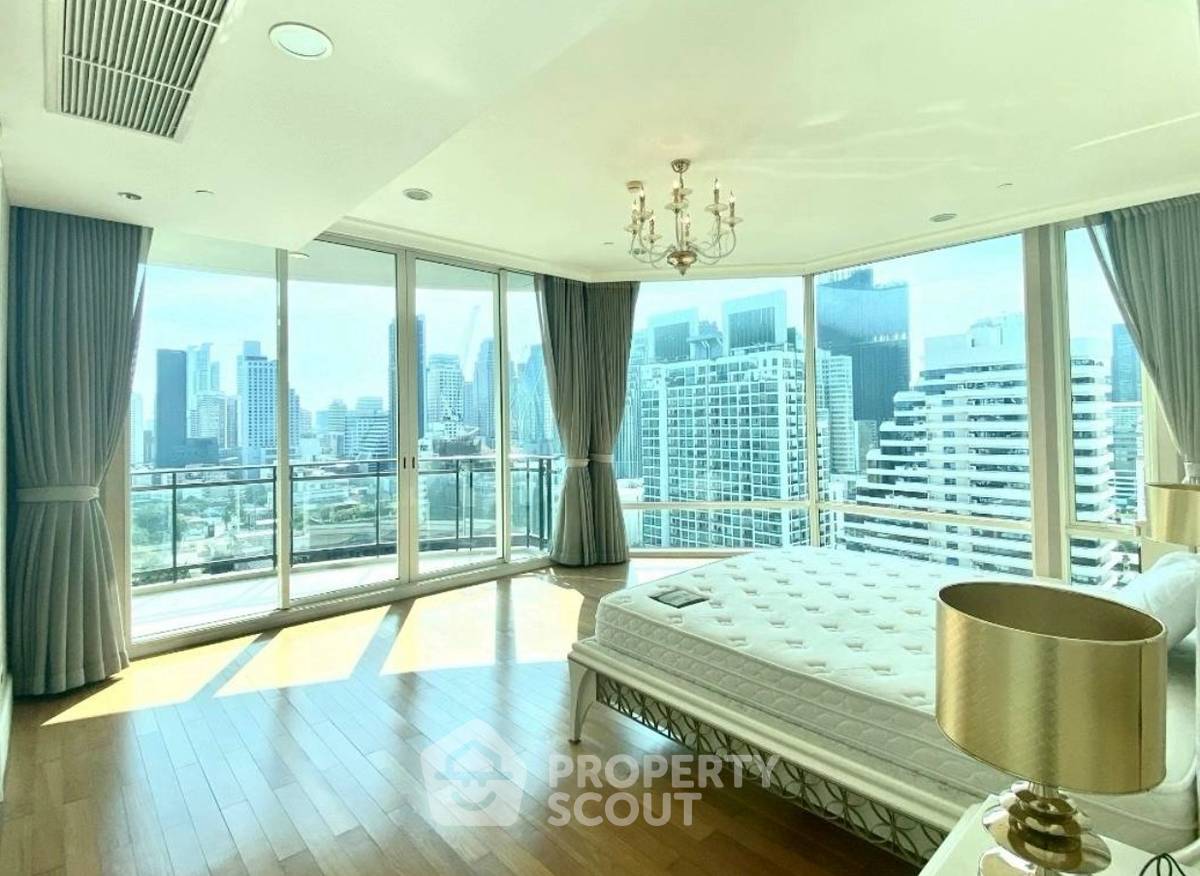 picture 4-BR Condo at Royce Private Residences near MRT Sukhumvit (ID 2280612) - 11/11
