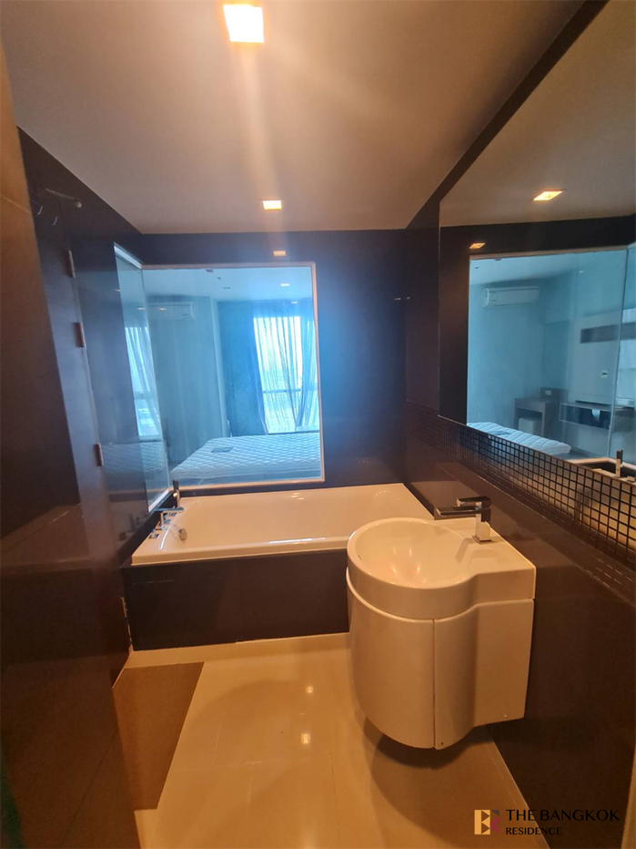 picture RHYTHM Sathorn near BTS Saphan Taksin Convenient Travel, Great Value per Square Meter - 5/10