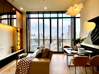 Condos for rent : For Rent: Noble Around Sukhumvit 33 – Rare High-Ceiling 2-Bedroom Unit with Elegant Design and Prime Location Near Emsphere
