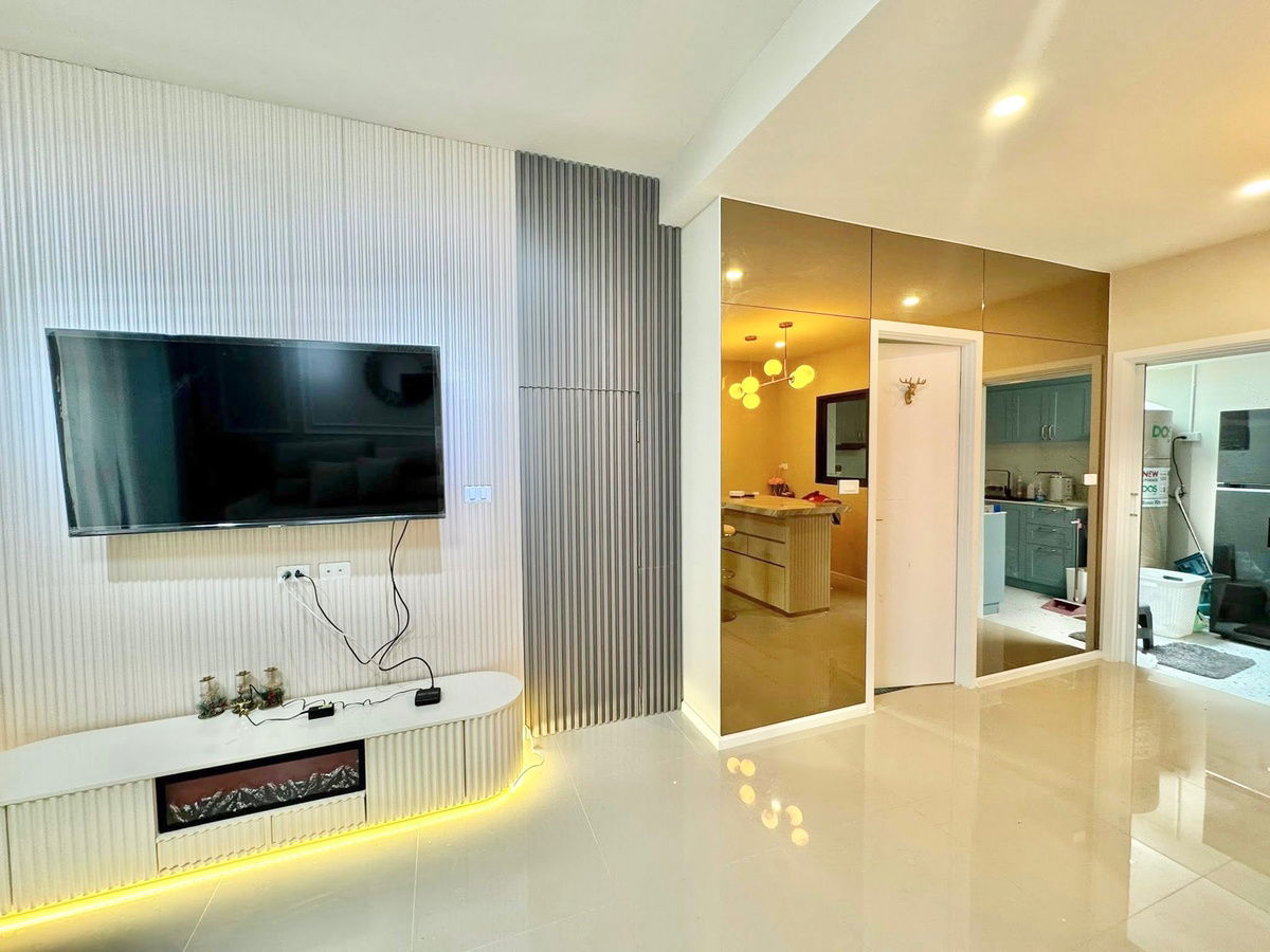 picture 3-storey townhome for rent, opposite the village with Community Mall convenient transportation, near Mega Bangna 📍Plex Onnut-Wongwaen - 2/37