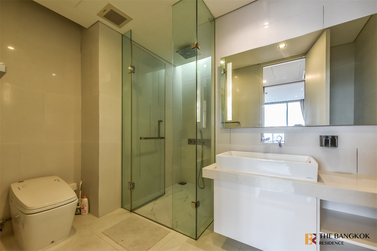 picture The Bangkok Sathorn near BTS Surasak Special Unit, Great Value - 1/10