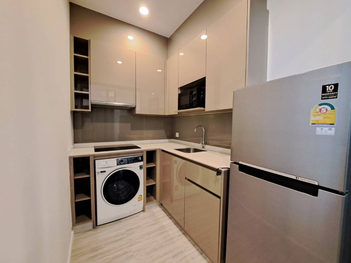 picture Condo for rent  Whizdom Essence Sukhumvit near BTS  Punnawithi station 250 m - 14/15