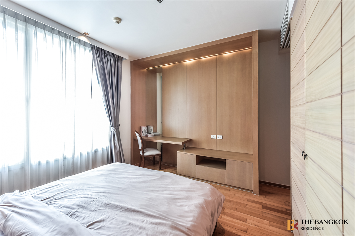 picture The Empire Place  Location Near Employment, Surrounded by Lifestyles - 2/10