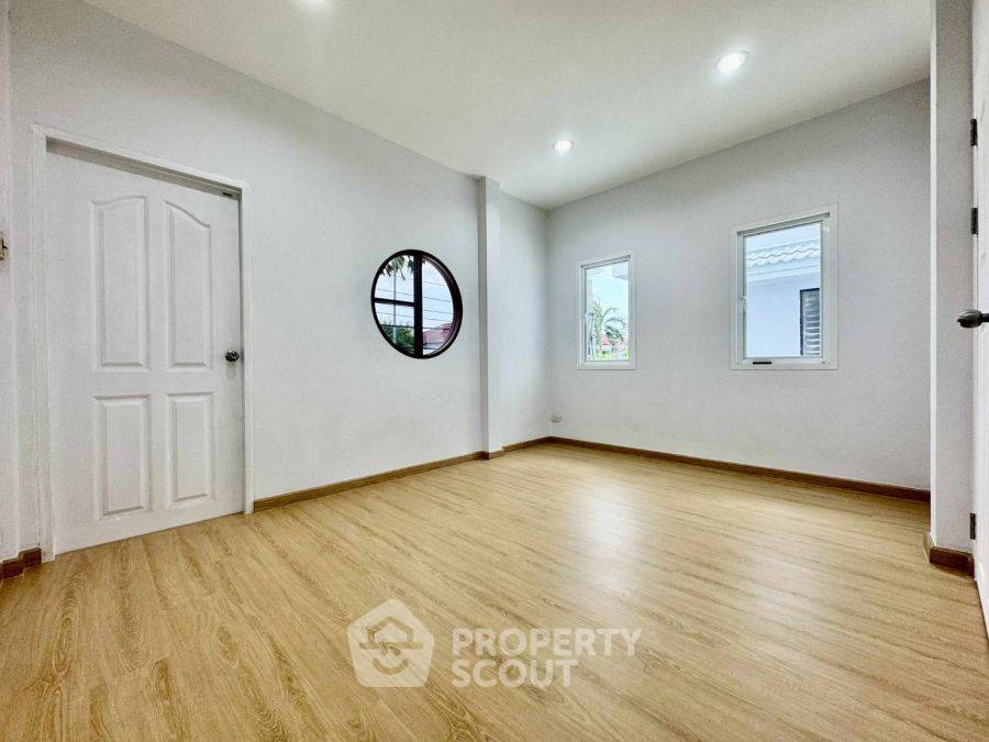 picture 3-BR House at Suetrong Cozy Bang Bua Thong-340 in Lahan (ID 2317586) - 3/9