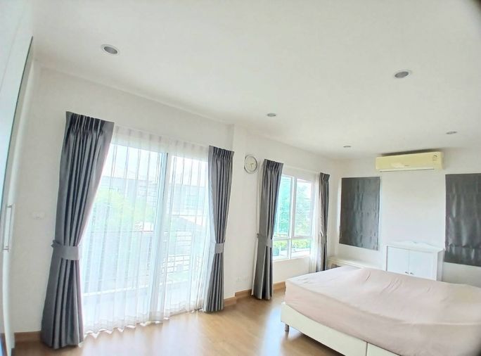 3-bed house for rent, 154 sqm, 50 sq wah, Centro Watcharapol