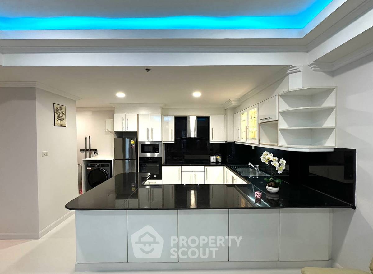 picture 2-BR Condo at View Talay 2 Condominium Jomtien close to Pattaya South (ID 2314554) - 5/16