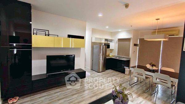 picture 2-BR Condo at The Room Ratchada-Ladprao near MRT Ratchadaphisek (ID 2317443) - 6/10