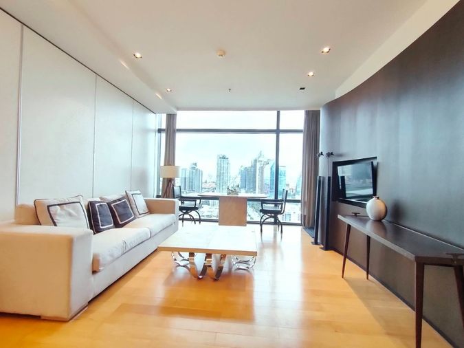 For Rent  :  Circle Living Prototype Next to MRT Phetchaburi. (ST-02) 