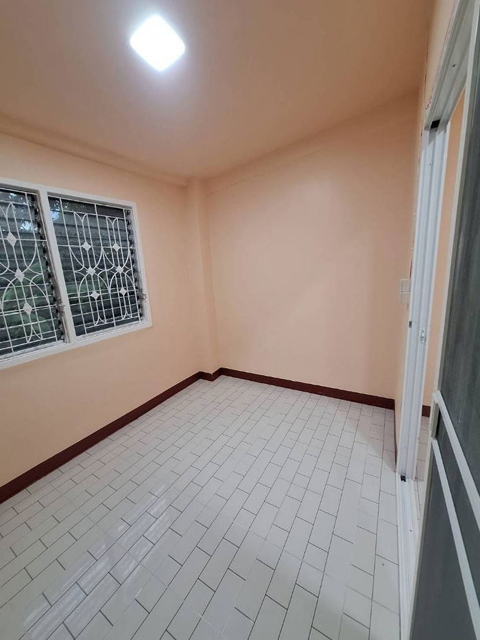 picture Townhouse for sale in Town and Country Village, Nong Chok, convenient transportation, no flooding - 9/15