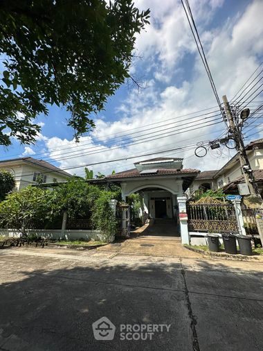 ขายบ้านเดี่ยว 3 ห้องนอน 203.8 ตร.ม. 103 ตร.ว. เขตบางขุนเทียน