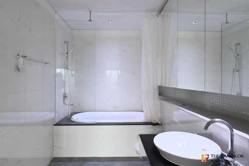 Hurry, big discount is ending! The Lakes near BTS Asok