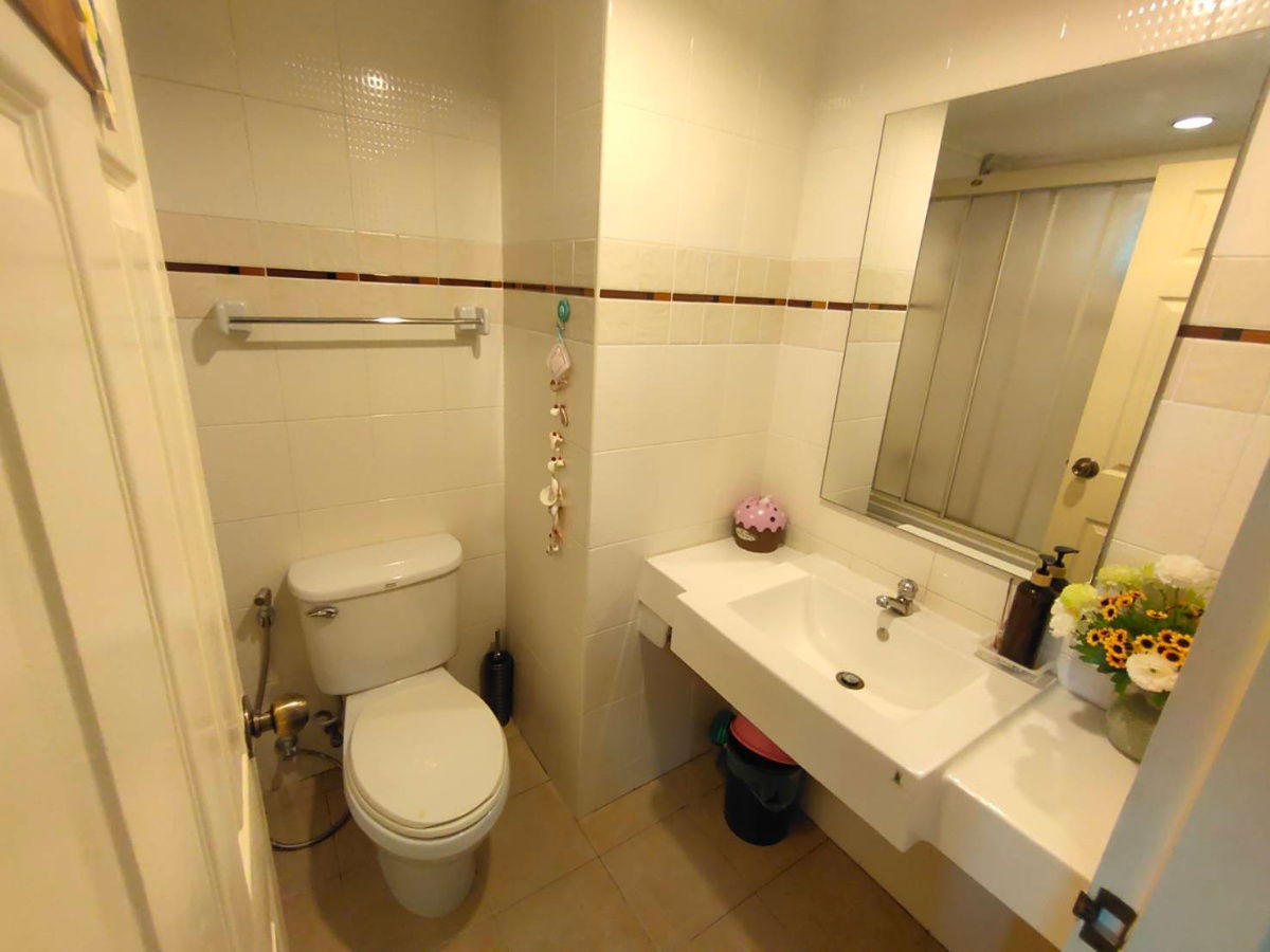 รูป ลุมพินีเพลส-รัชดาท่าพระ ตึกAชั้น28 พื้นที่ 36 ตรม. 1ห้องนอนห้องมุม ตบแต่วพร้อมอยู่ วิวตรงกลางสระว่ายน้ำ - รูปที่ 4/8