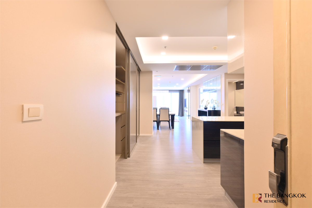 picture Nusasiri Grand Condo near BTS Ekkamai Easy Start with a City Dweller Lifestyle - 3/10