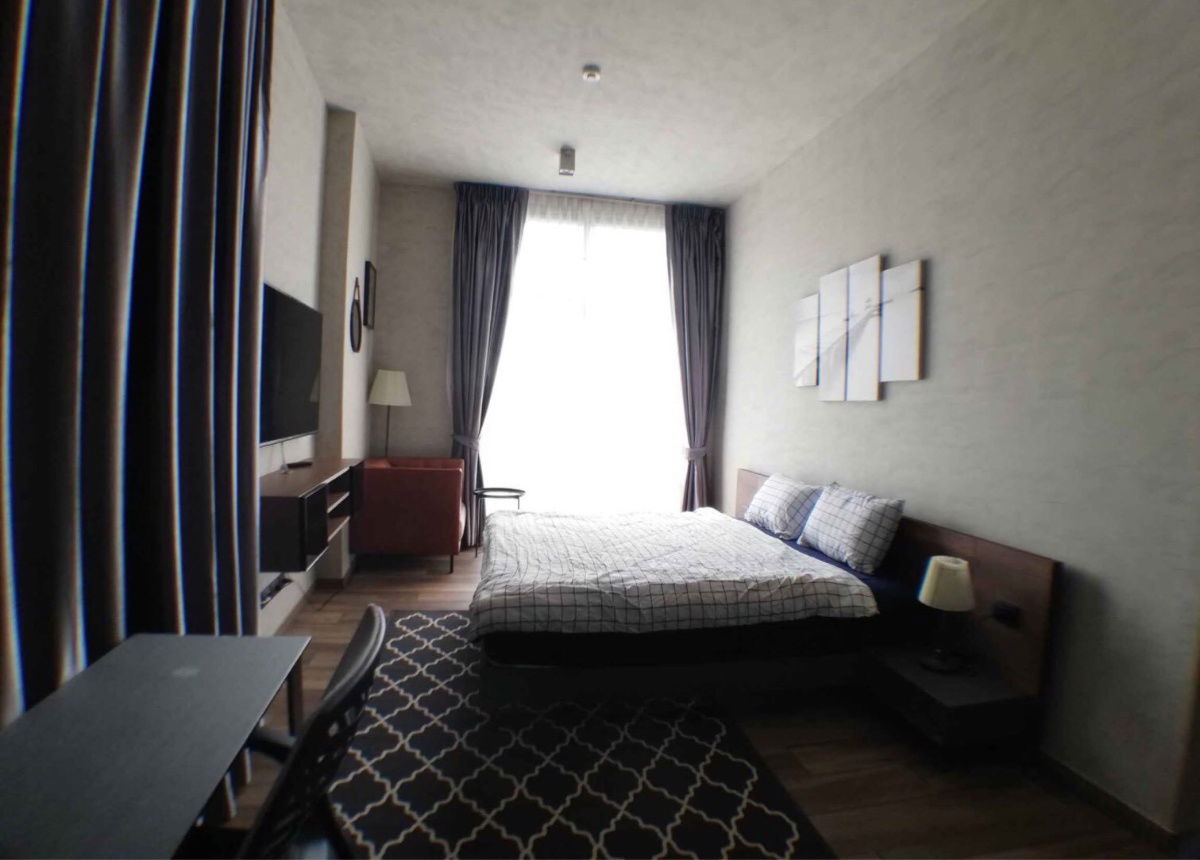 picture  The Lofts                       Asoke  - 9/14