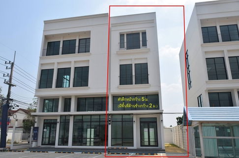 For Rent: 3.5-story commercial building on the main road in Klong 4 (Klong Luang), opposite the BG and Bangkok United football practice grounds.