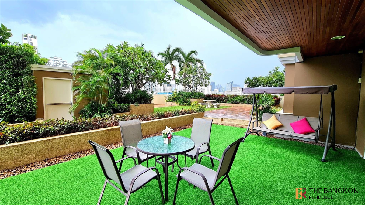 picture Luxury Condo at Special Price Piyathip Place - 2/10