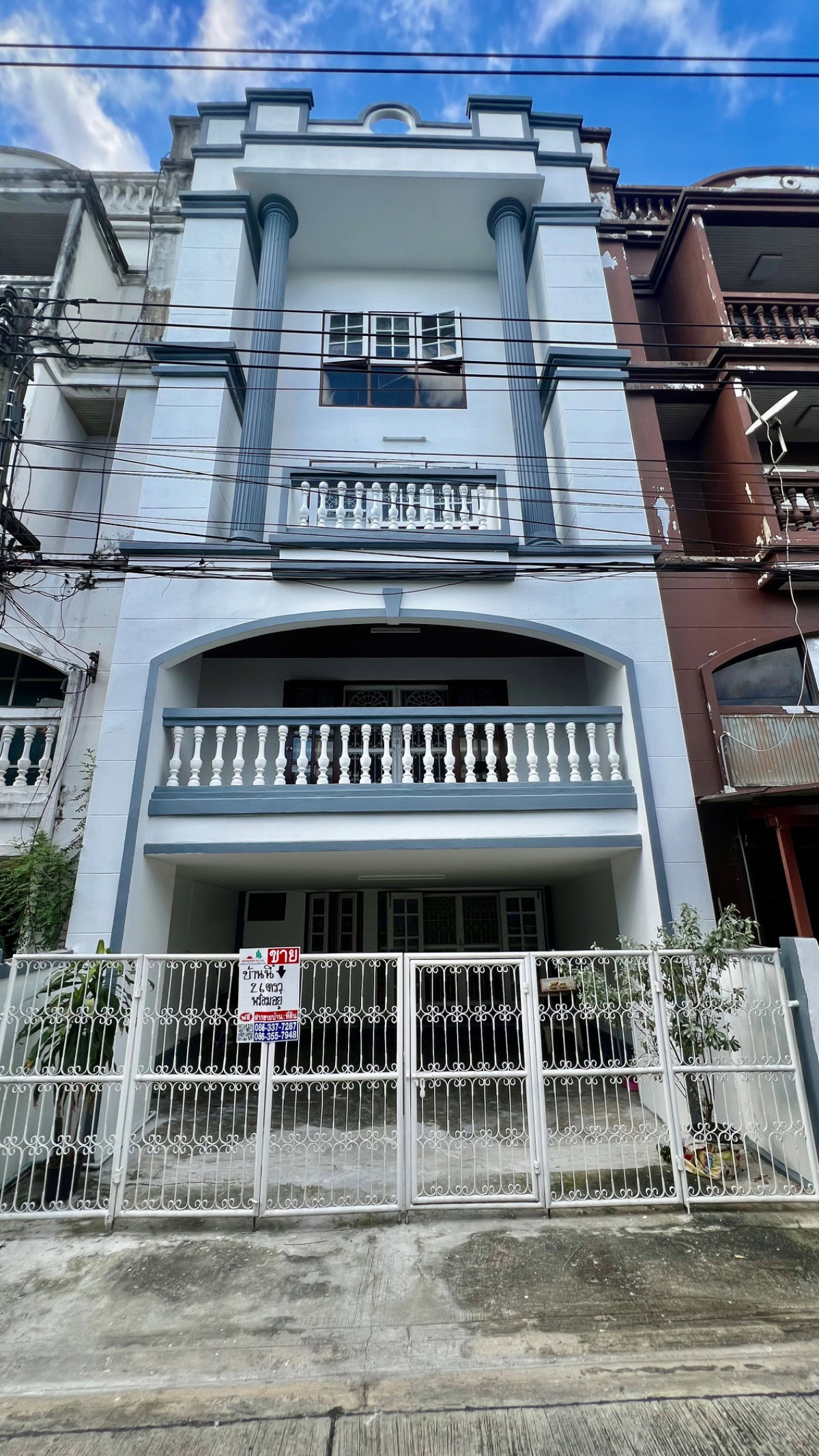 ขายโฮมออฟฟิศลาดพร้าว /ทาวน์โฮม3ชั้น 0863377287