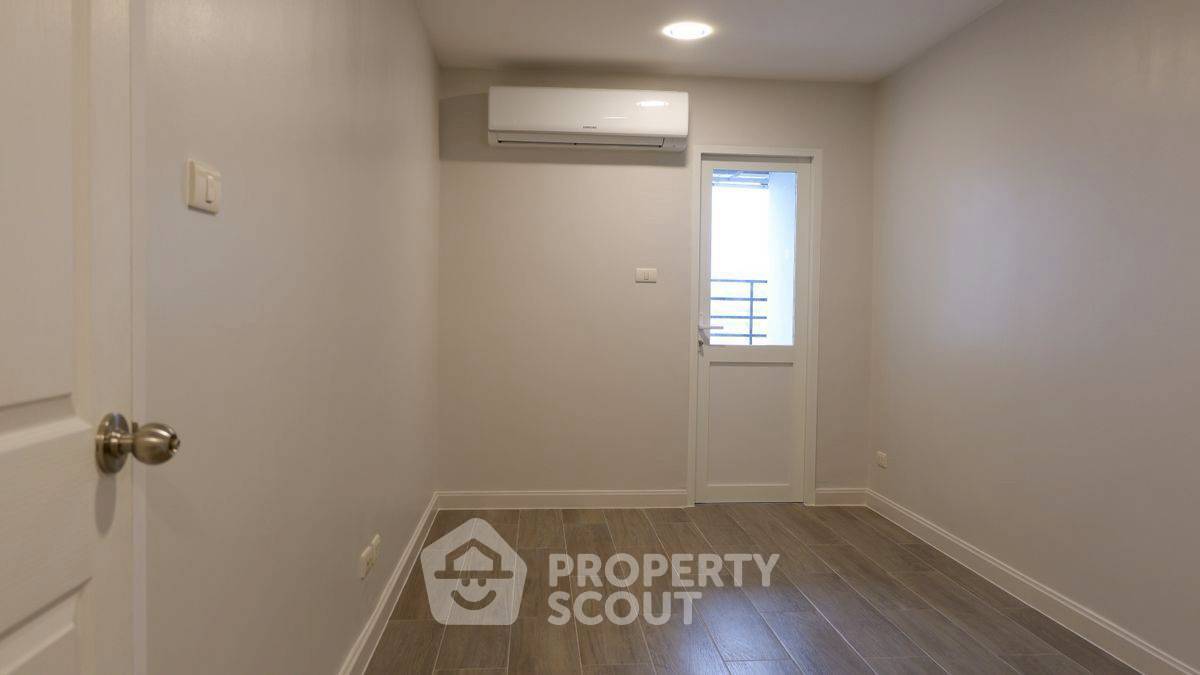 picture 4-BR Condo at Belle Grand Rama 9 near MRT Phra Ram 9 (ID 2317399) - 9/9