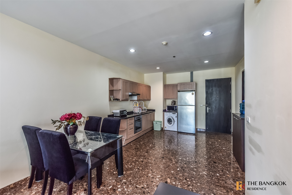 picture Baan Klang Krung Siam Pathumwan near Airport Rail Link Phaya Thai Station Condo in CBD, Below Market Price - 2/10