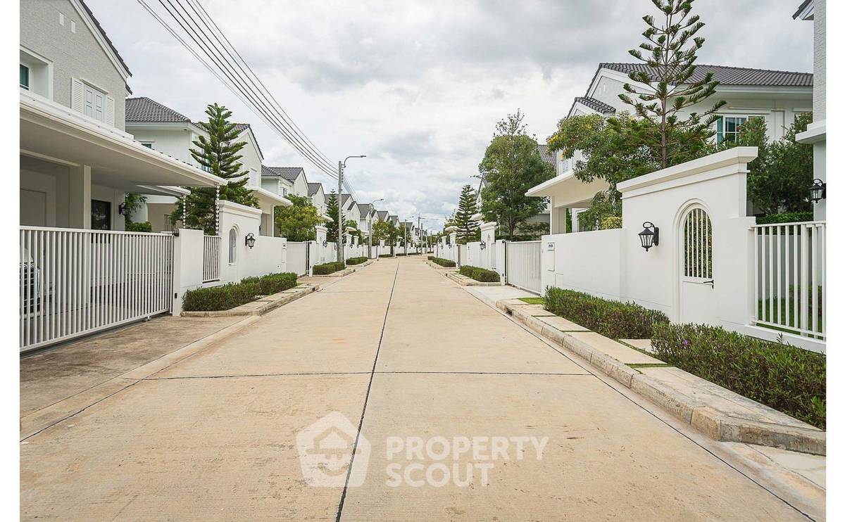 picture 3-BR House at Chaiyapruek Bangna Km 15 in Bang Chalong (ID 2316829) - 2/30
