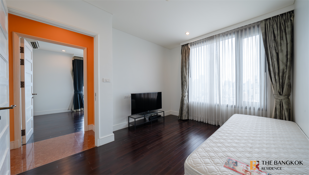 picture Aguston Sukhumvit 22  Luxury Condo at Special Price - 4/10