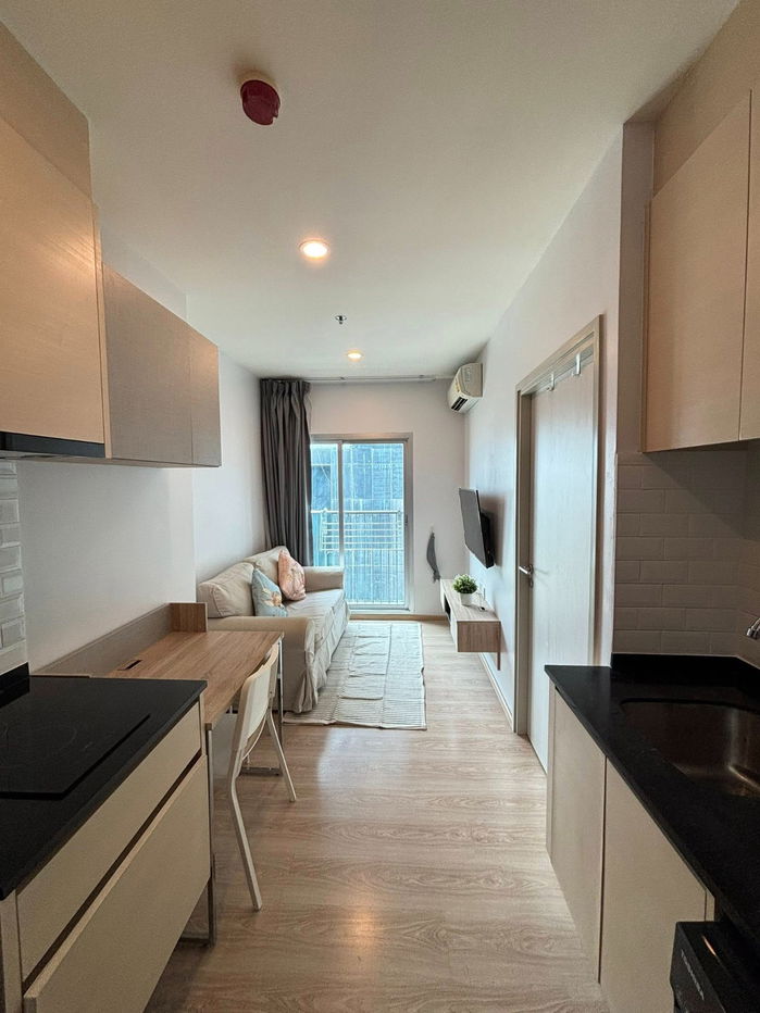 picture Noble Revolve Ratchada | Building 1, 23rd Floor | 1 Bedroom, just 50 meters from the MRT Cultural Center - 1/10