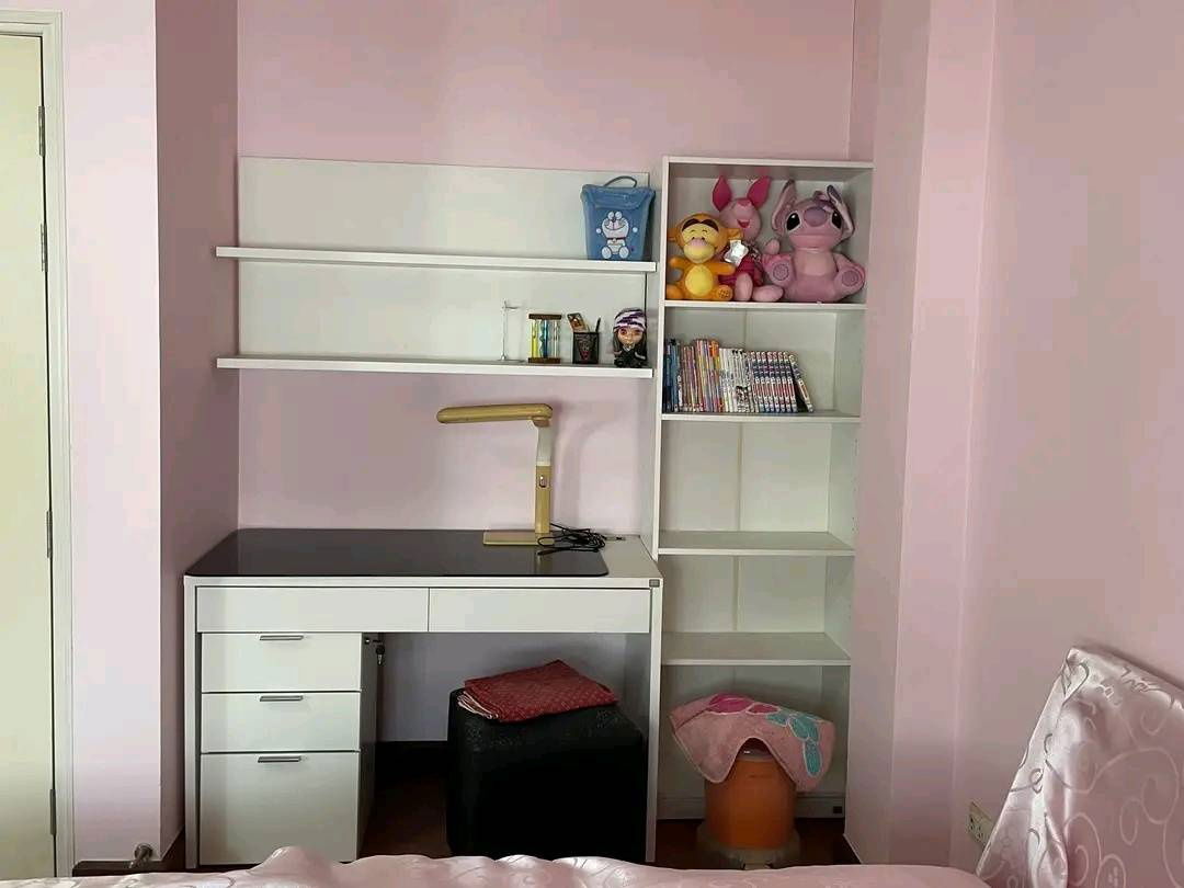 picture URBAN SATHORN 3 bedrooms 3 bathrooms 1 living room 1 kitchen 6-meter frontage, parking for 2 cars Contact: Pimprima (Bee) Call 0826698942 - 11/15