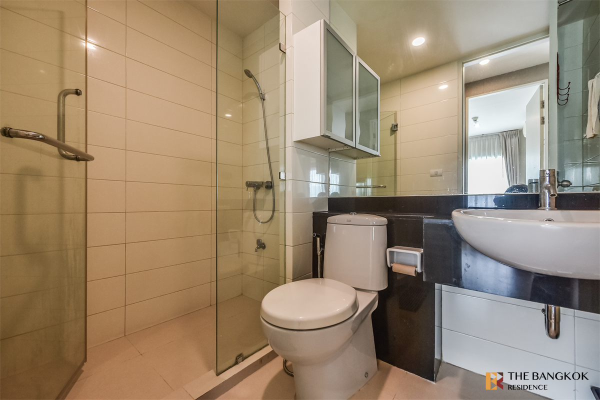 picture The Parkland Grand Asoke-Phetchaburi Save Time, Convenient Travel - 2/10
