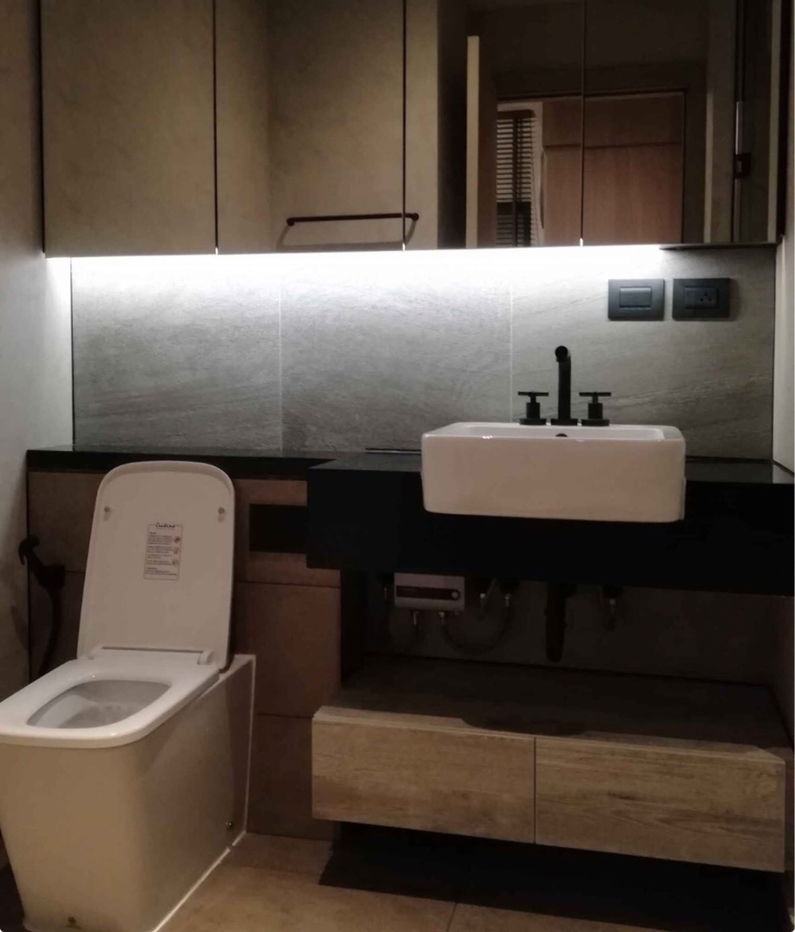 picture  The Lofts                       Asoke  - 8/14