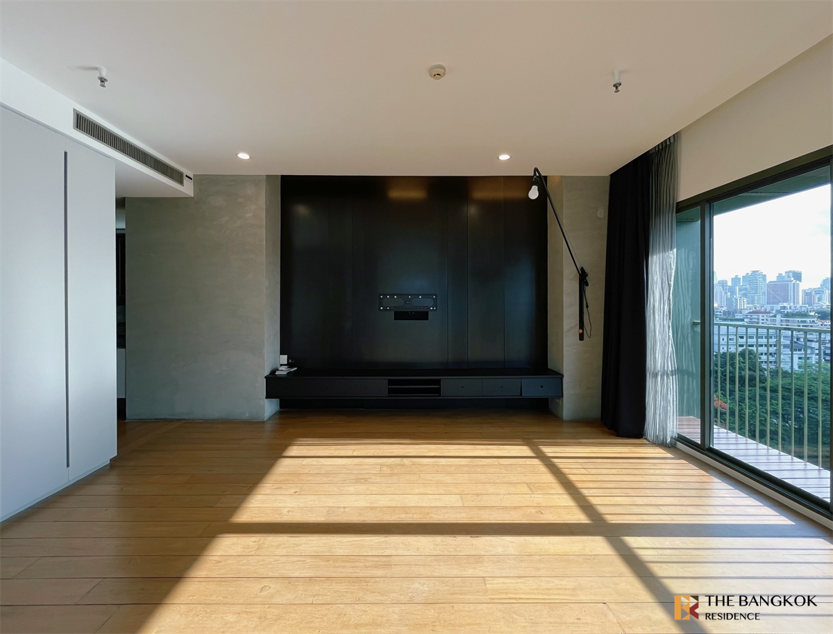 picture Noble Solo  Convenient Travel, Great Value per Square Meter - 7/10