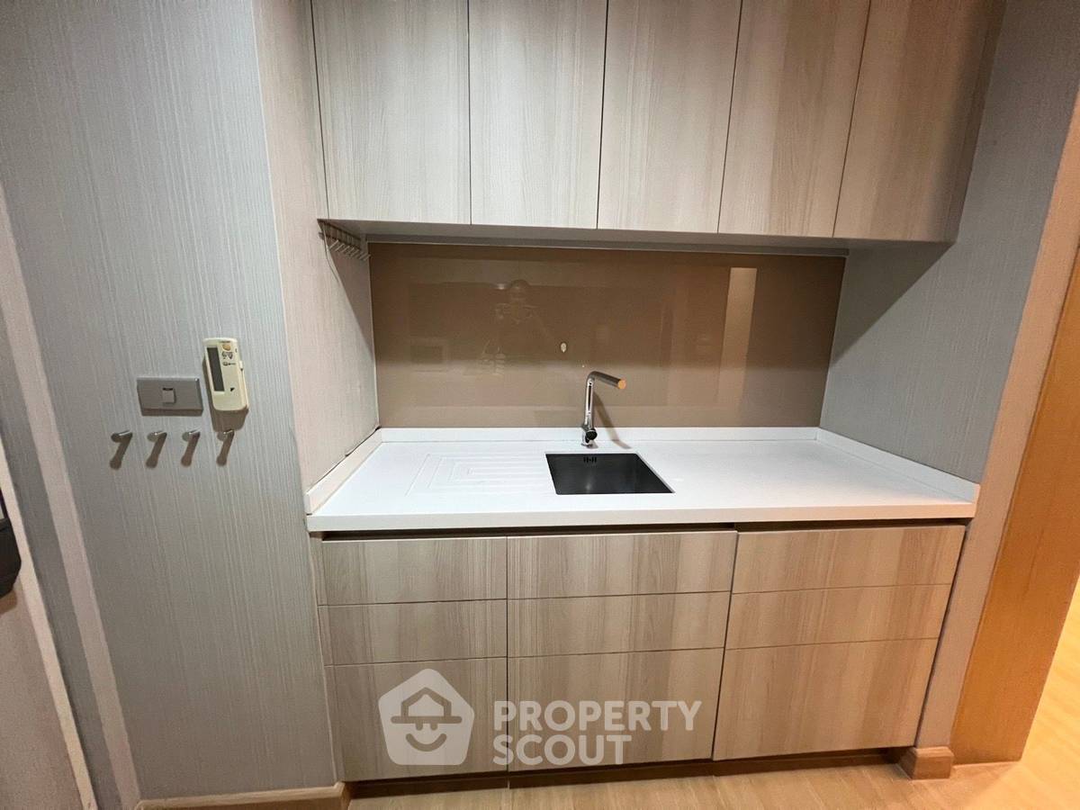 picture 1-BR Condo at The Lumpini 24 near BTS Phrom Phong (ID 2315996) - 19/19