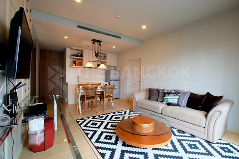 Noble Refine near BTS Phrom Phong Move-in Ready, Just Bring Your Stuff